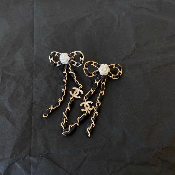 Chanel earrings - Picture 3 of 3